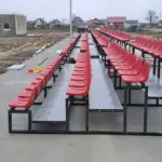 Tribuna con sillas